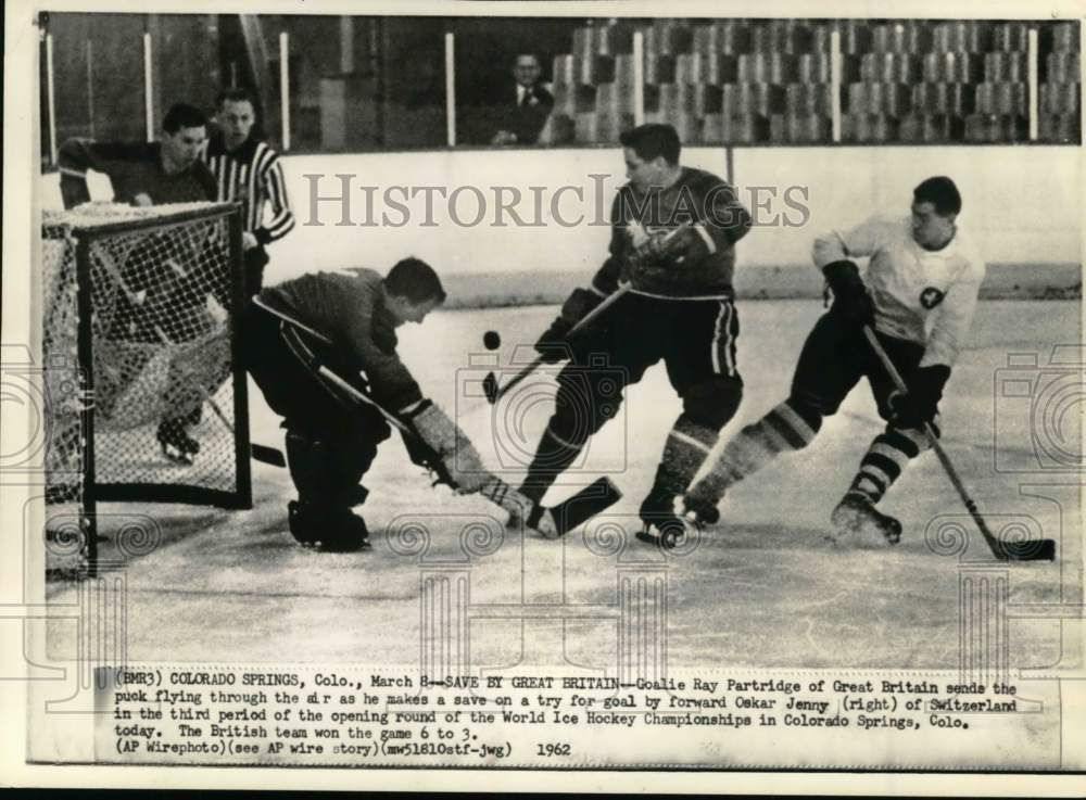 1962 Press Photo Great Britain vs Switzerland Hockey Game in Colorado Springs CO- Historic Images