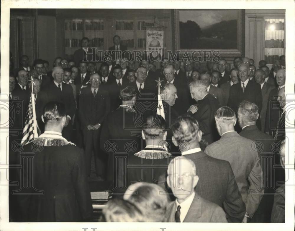 1942 Press Photo William Hearst & others at Stanford Parlor award ceremony, CA