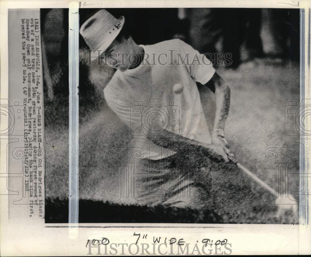 1968 Press Photo Chi Chi Rodriguez, Speedway Open Golf Tournament, Indianapolis- Historic Images
