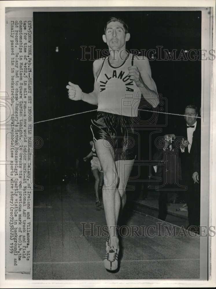 1959 Press Photo Ron Delany runs in National AAU track & field championships, NY- Historic Images