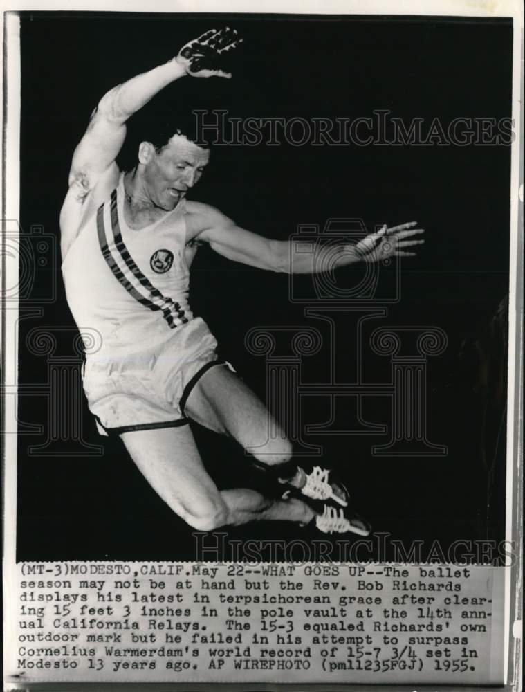 1955 Press Photo Reverend Bob Richards' graceful fall in pole vault, Modesto, CA- Historic Images