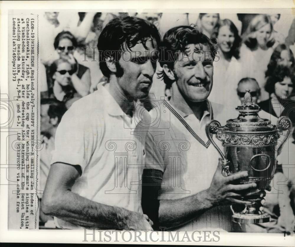 1973 Press Photo Jan Kodes holds the cup beside Alex Metreveli, Wimbledon- Historic Images