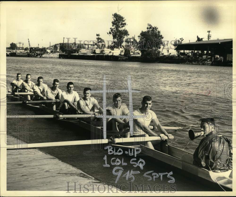 1953 Press Photo California&#39;s varsity oarsmen - pix12439- Historic Images