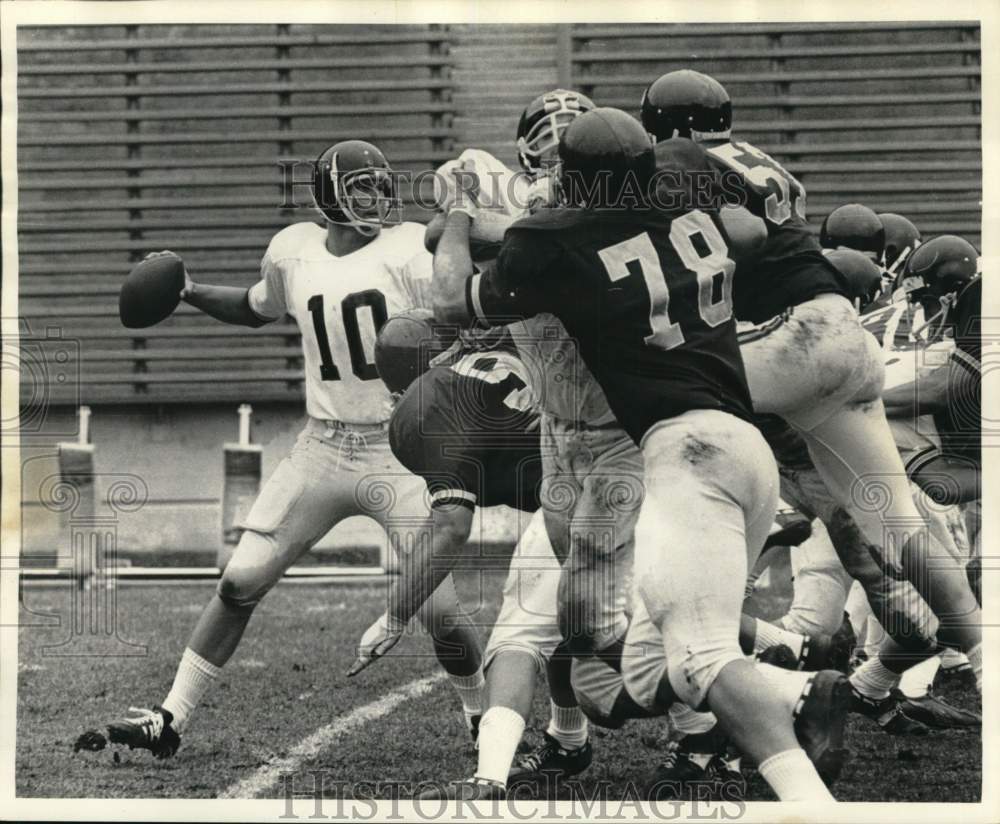 1973 Press Photo Atlanta Falcons' Steve Bartkowski in game - pix12557- Historic Images