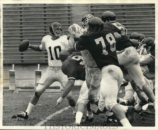 1973 Press Photo Atlanta Falcons' Steve Bartkowski in game - pix12557- Historic Images