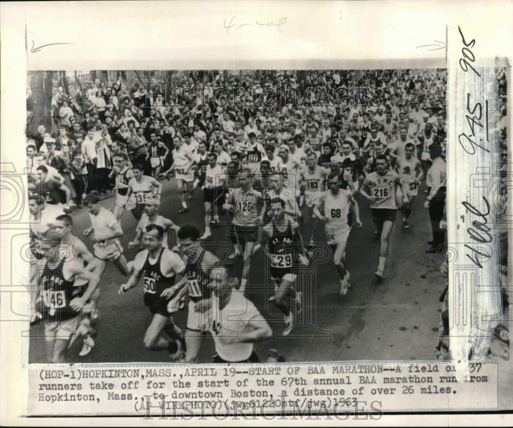 1963 Press Photo Participants of BAA marathon run, Hopkinton, Massachusetts- Historic Images