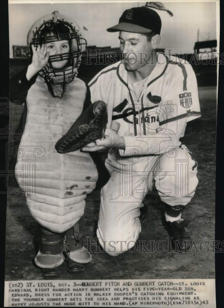 1943 Press Photo St. Louis Cardinal's Harry Gumbert & son Edward, St. Louis- Historic Images