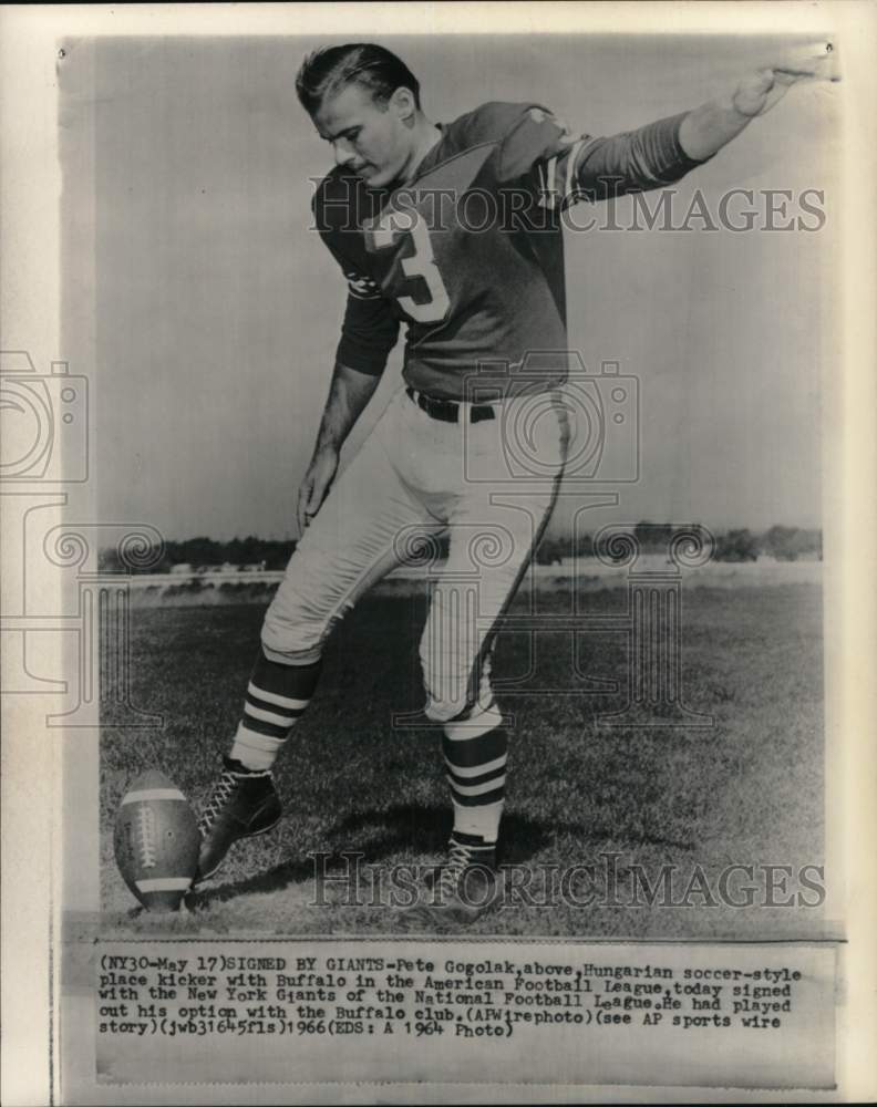 1964 Press Photo Buffalo Bills&#39; star football player Pete Gogolak - pix13390- Historic Images