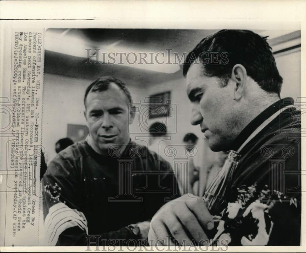 1967 Press Photo Packers&#39; football players Bob Skoronski &amp; Forrest Gregg, WI- Historic Images