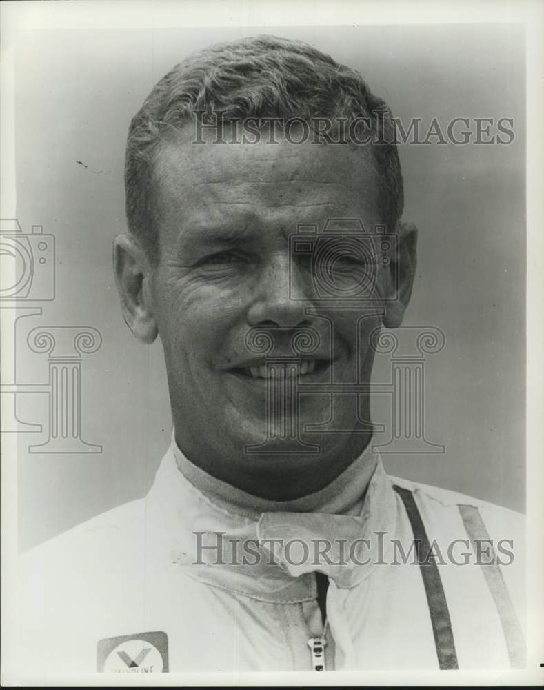 1973 Press Photo Car racer Bobby Unser in racing uniform - pix16057- Historic Images