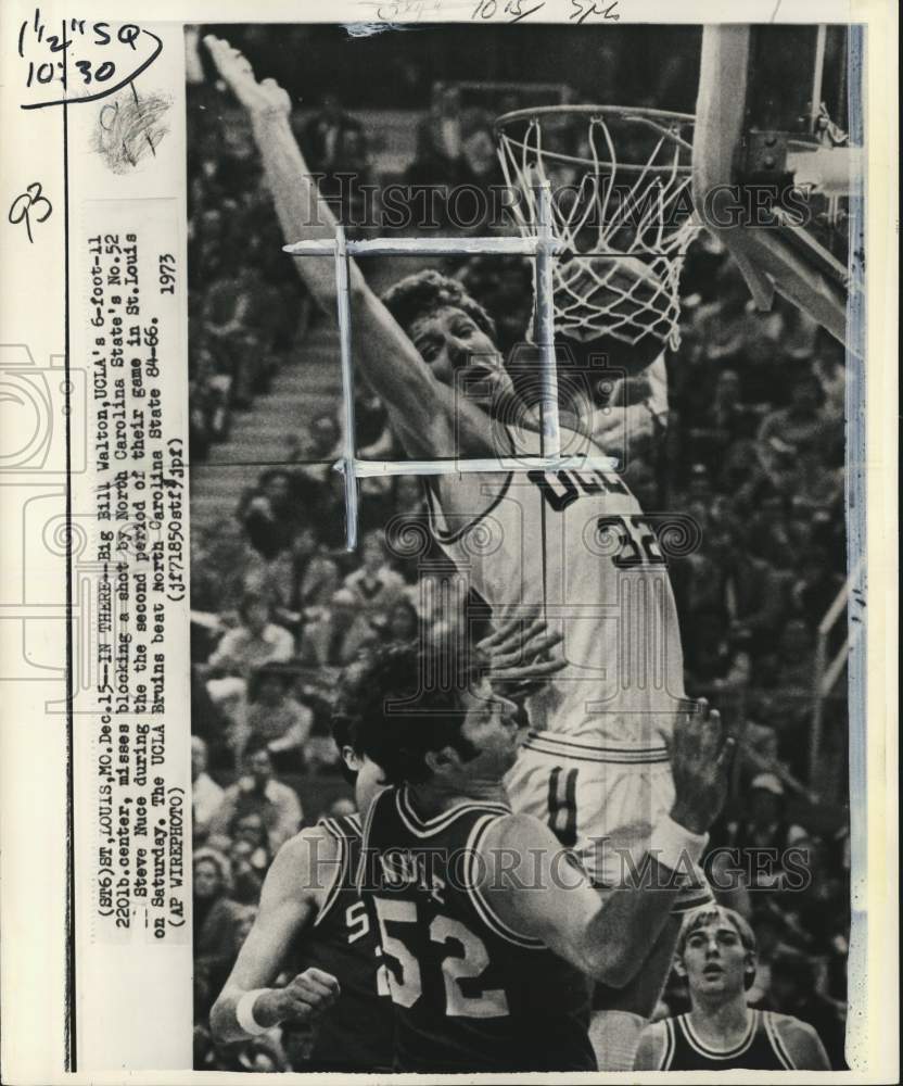 1973 Press Photo UCLA's Bill Walton & Steve Nuce, basketball game, St. Louis, MO- Historic Images