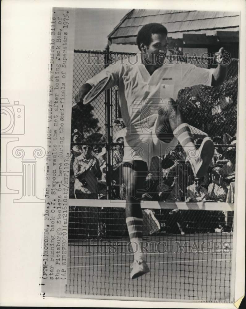 1974 Press Photo Buffalo Bills' O.J. Simpson plays tennis, Rotonda, Florida- Historic Images