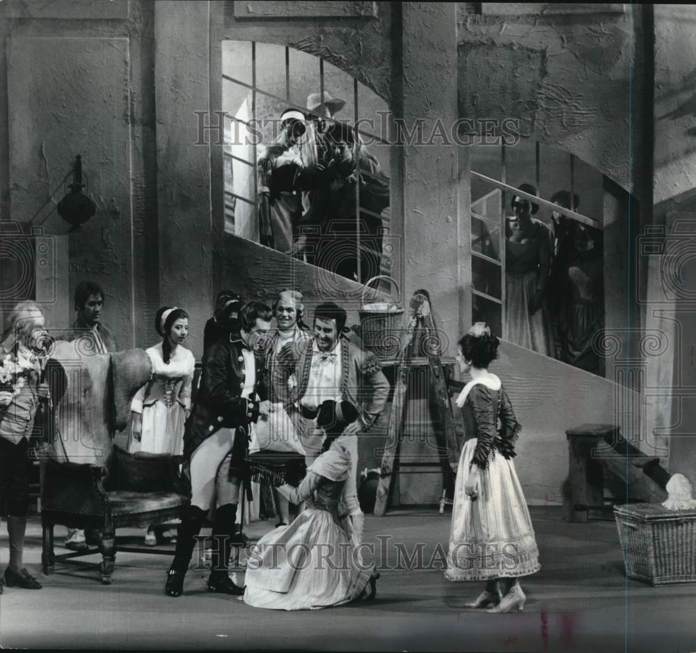 1988 Press Photo Bavarian State Opera with Mozart's "The Marriage of Figaro"- Historic Images