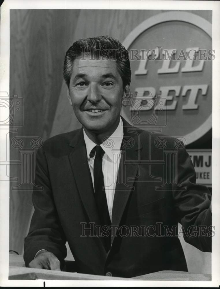 Press Photo Jack Narz, Host of &quot;I&#39;ll Bet&quot; NBC Show - pix20059- Historic Images