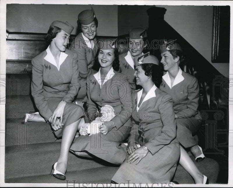 Load image into Gallery viewer, 1958 Press Photo "Miss Jet Flight" Celeste Adams &amp; hostesses at Press Club in CA
