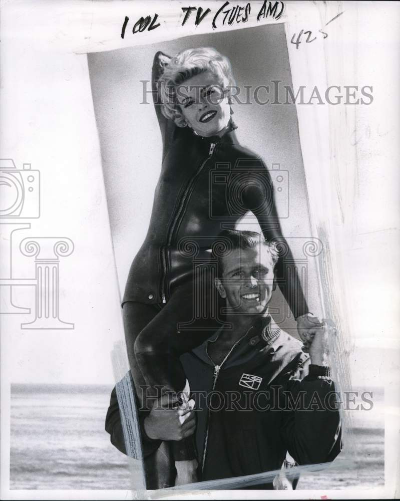 1961 Press Photo Actor Ron Ely &amp; Erika Peters in &quot;The Aquanauts&quot; CBS Series- Historic Images