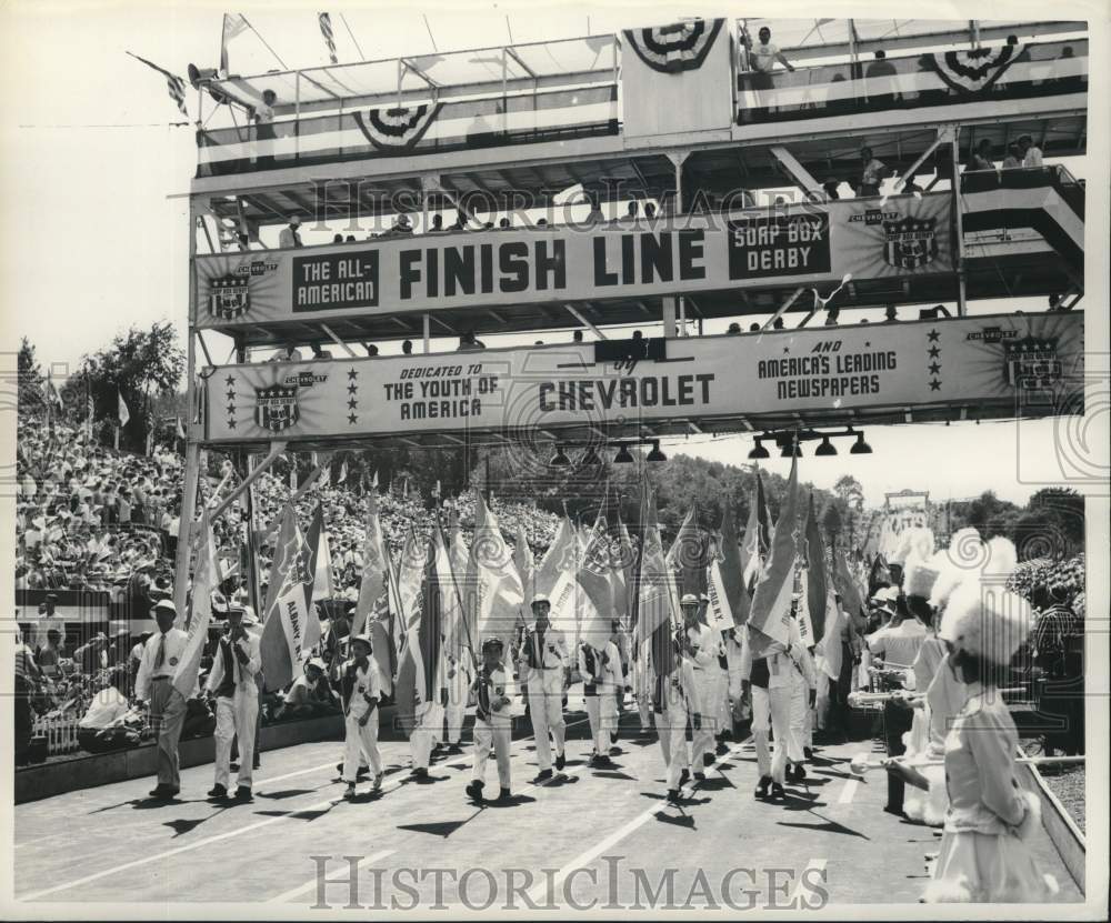 1949 Press Photo Parade held at soap box derby track in Akron, Ohio - pix27941- Historic Images