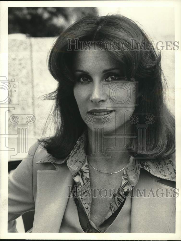 1976 Press Photo Stefanie Powers stars in &quot;Feather &amp; Father&quot; on ABC Television- Historic Images