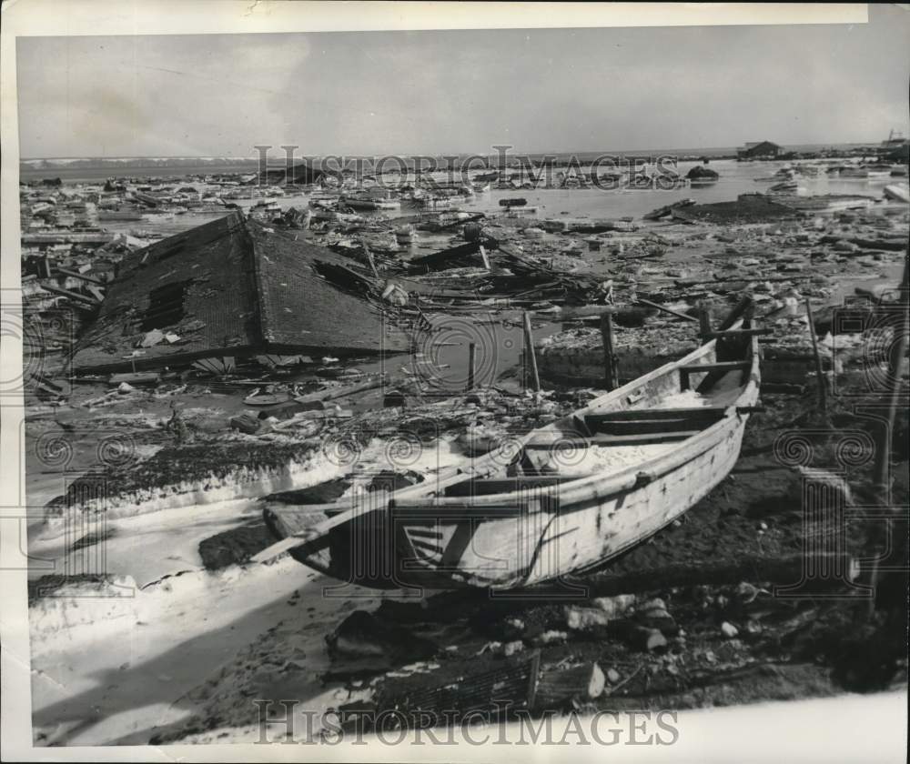 1952 Press Photo Debris after a tidal wave &amp; earthquake in Kiritappu, Japan- Historic Images