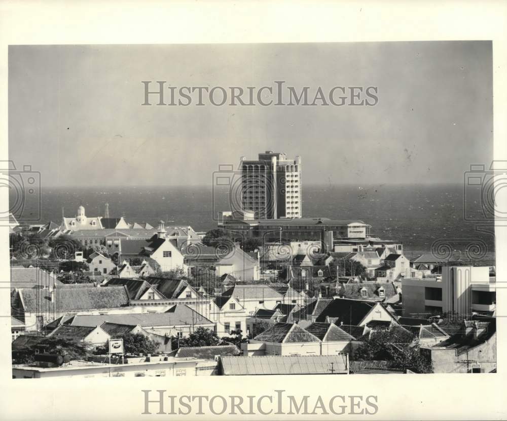 1980 Press Photo Plaza Hotel by shopping area in Willemstad, Curacao - pix28895- Historic Images