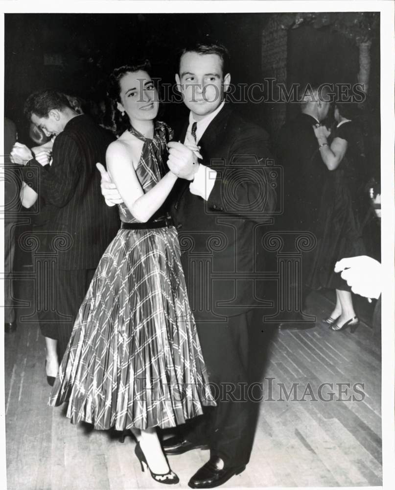 1951 Press Photo Prince Sadri Khan &amp; Sondra Ritter at Elmorocco in New York- Historic Images
