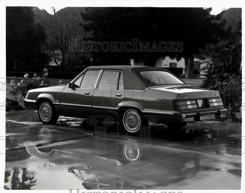 Load image into Gallery viewer, 1983 Press Photo 1984 Ford Limited sedan - pix36348
