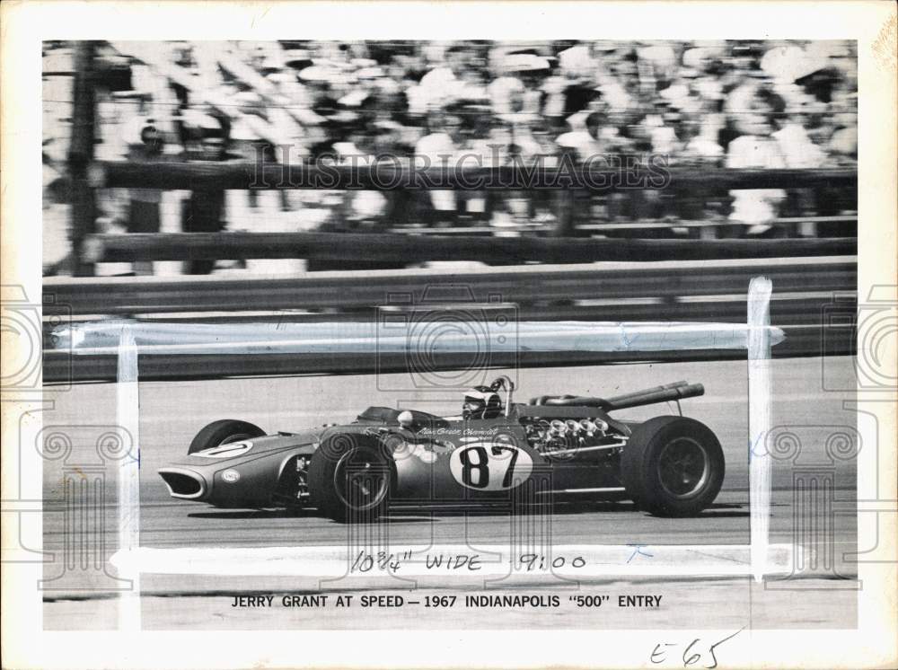 1967 Press Photo Driver Jerry Grant on car &quot;Eagle&quot; at Indianapolis 500 race, IN- Historic Images