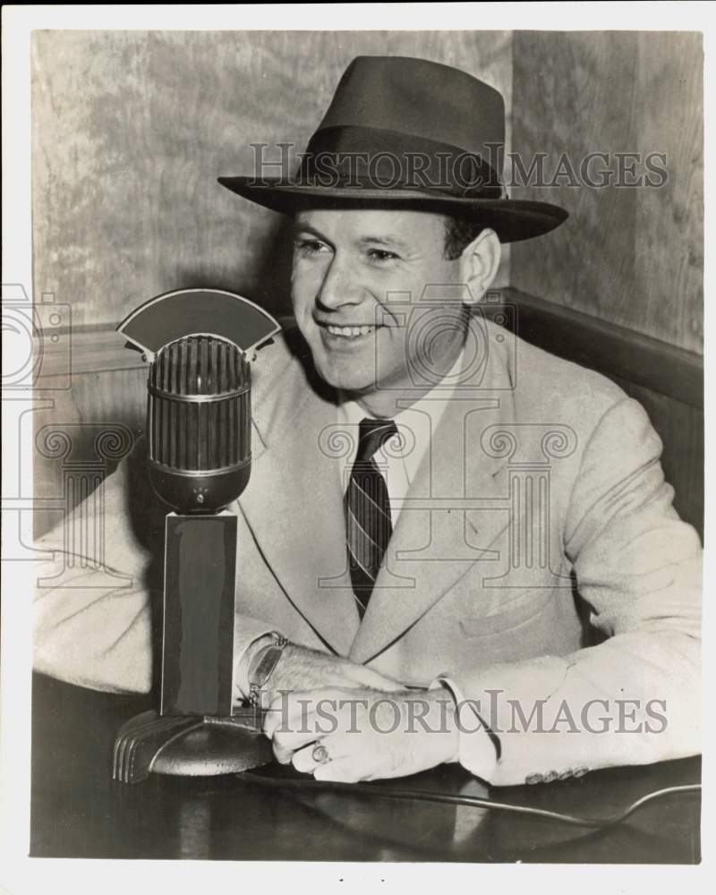 1946 Press Photo &quot;All-Star&quot; sports announcer Jim Britt - pix37718- Historic Images