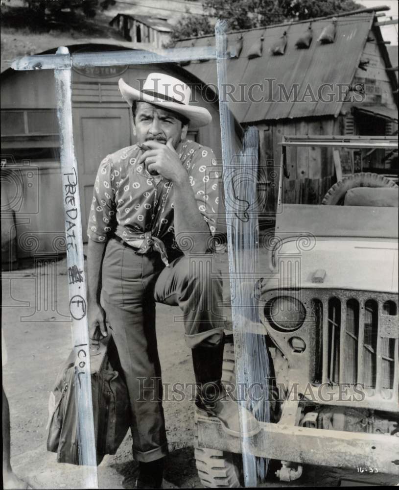 1960 Press Photo Actor Ernie Kovacs stars in &quot;Wake Me When It&#39;s Over&quot;- Historic Images