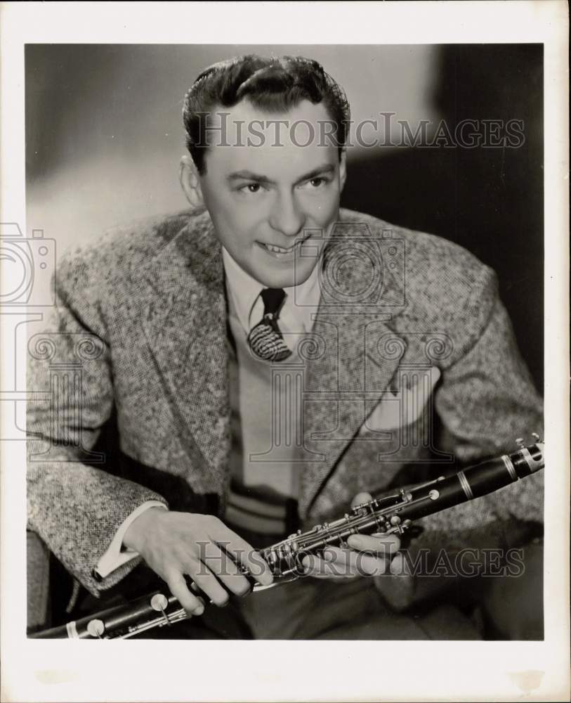 1944 Press Photo Musician Woody Herman with his clarinet - pix42329