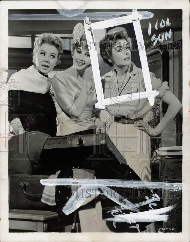 1957 Press Photo Actress Kay Kendall with co-stars in &quot;Les Girls&quot; - pix43658- Historic Images