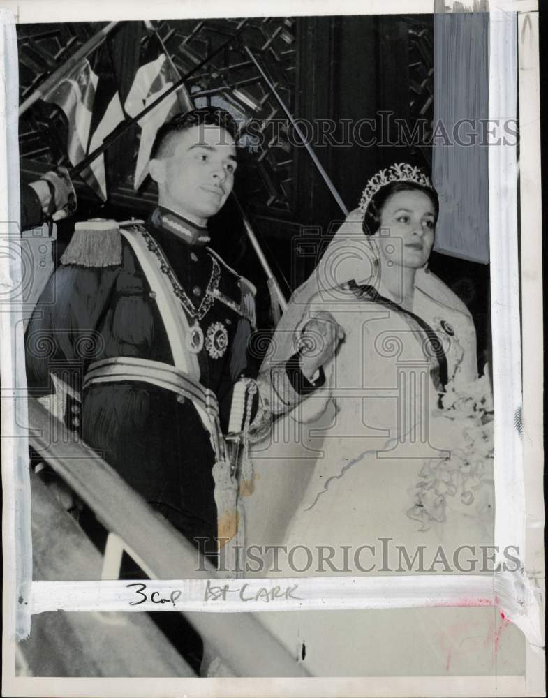 1955 Press Photo King Hussein with his bride Queen Dina in Amman, Jordan- Historic Images