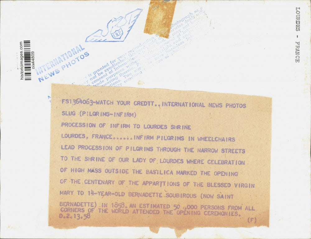 1958 Press Photo Procession of pilgrims to Shrine of Our Lady of Lourdes, France