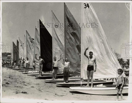 1936 Press Photo The Alamitos Bay Rainbow Fleet prepares for Mid-Winter regatta- Historic Images