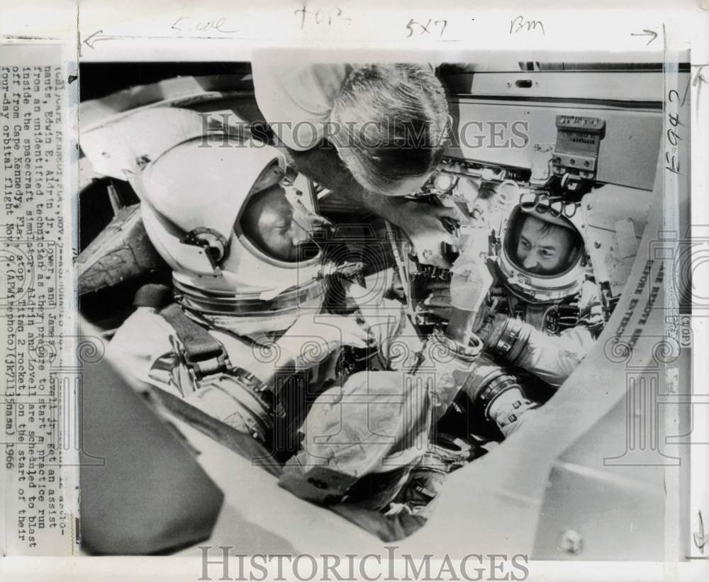 1966 Press Photo Gemini 12 astronauts train in spacecraft at Cape Kennedy- Historic Images