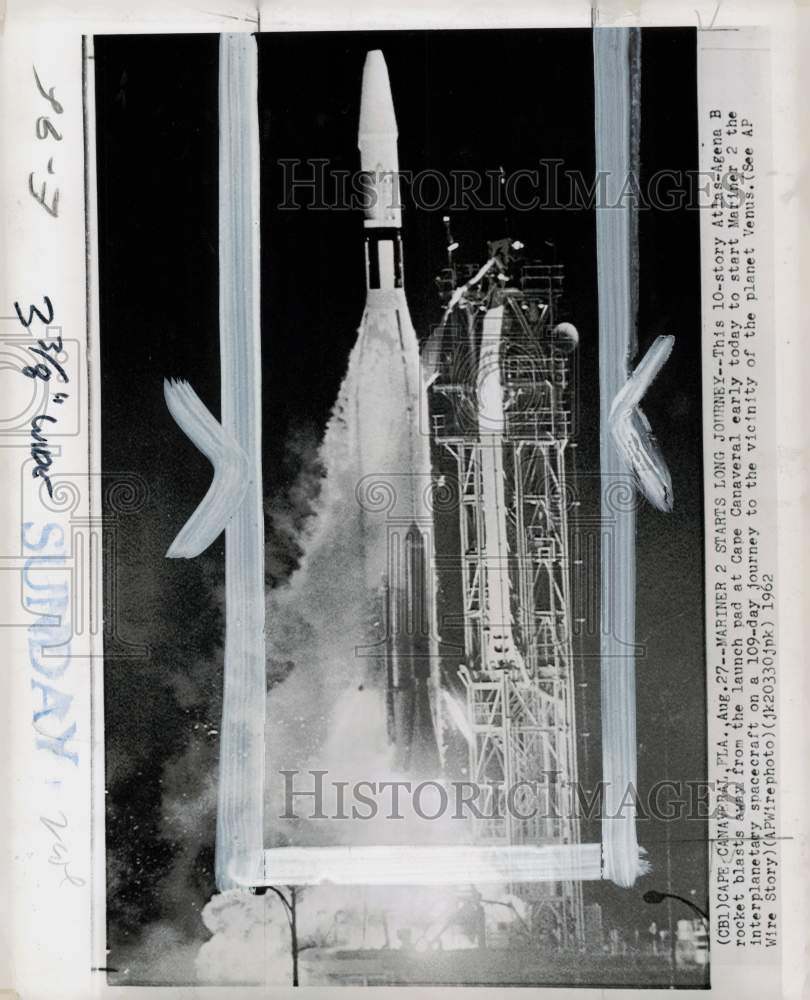 1962 Press Photo Atlas-Agena B rocket blasts off at Cape Canaveral, Florida- Historic Images