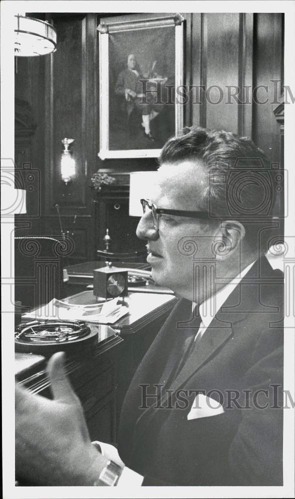 1966 Press Photo Larry O&#39;Brien at Office - pna02555