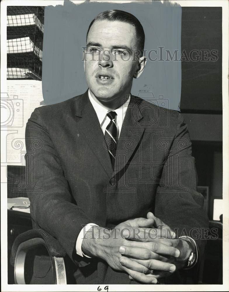 1963 Press Photo Congress Candidate Robert G. Bartlett - pna03094