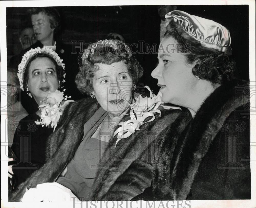 1959 Press Photo Mrs. David L. Lawrence with Attendees at Inauguration Event- Historic Images