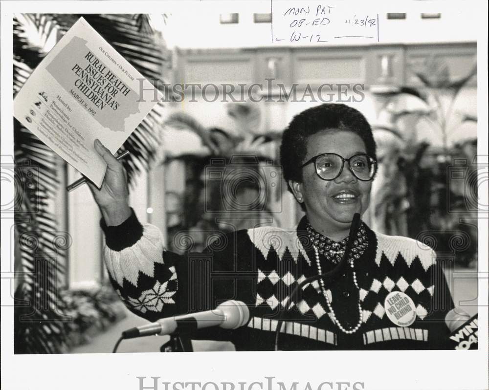 1992 Press Photo Marian Wright Edelman Speaking at Rural Health Issues Meeting- Historic Images
