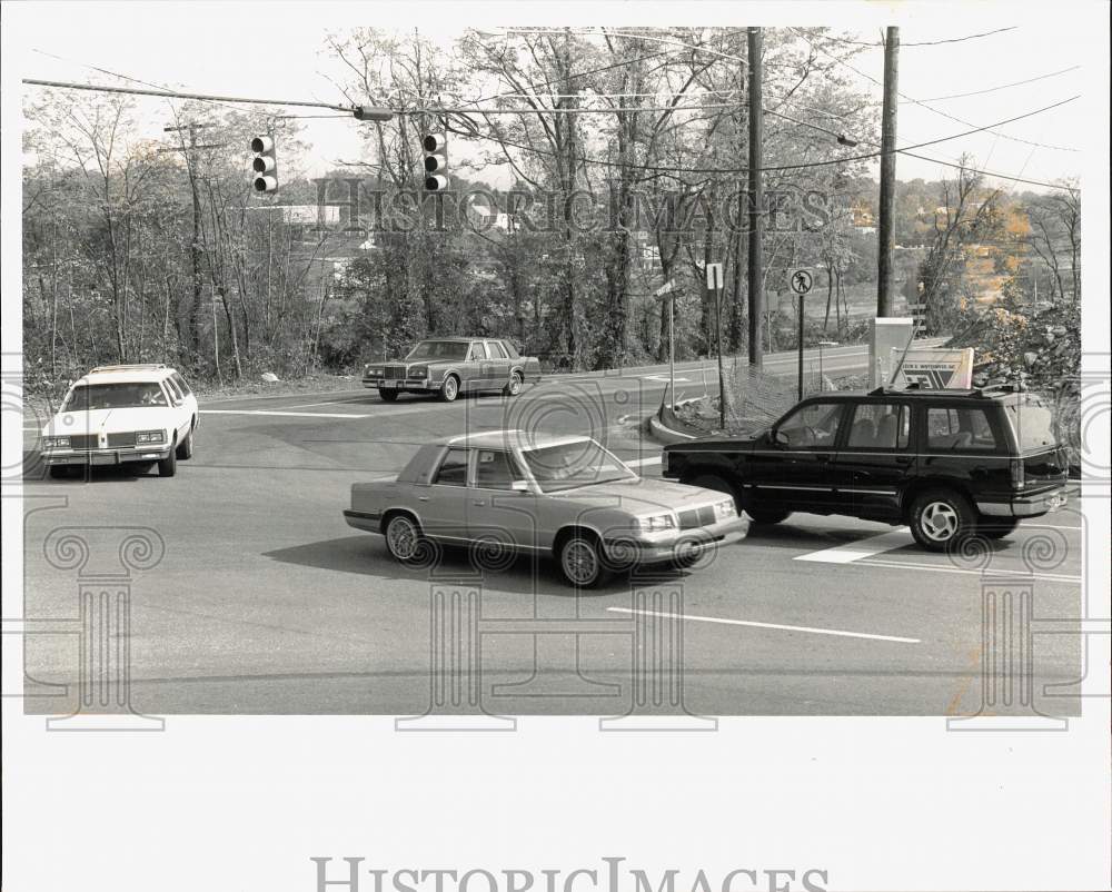 1991 Press Photo Auto Traffic at Grayson and Mushroom Hill Road on Route 322- Historic Images