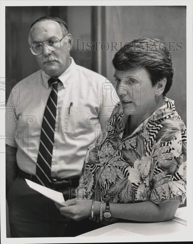 1991 Press Photo Frank Wickenheiser, Liz Boath-Blyler in Meeting at Lebanon High- Historic Images