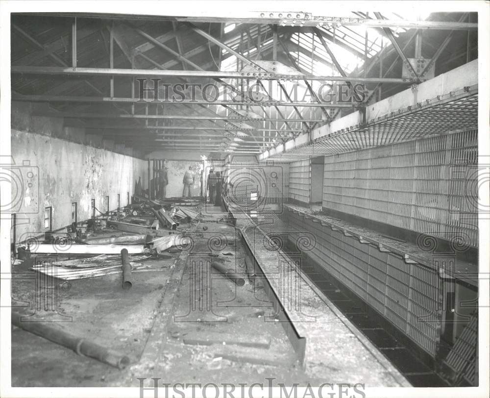 Press Photo Workers at Dauphin County Prison Demolition - pna12830