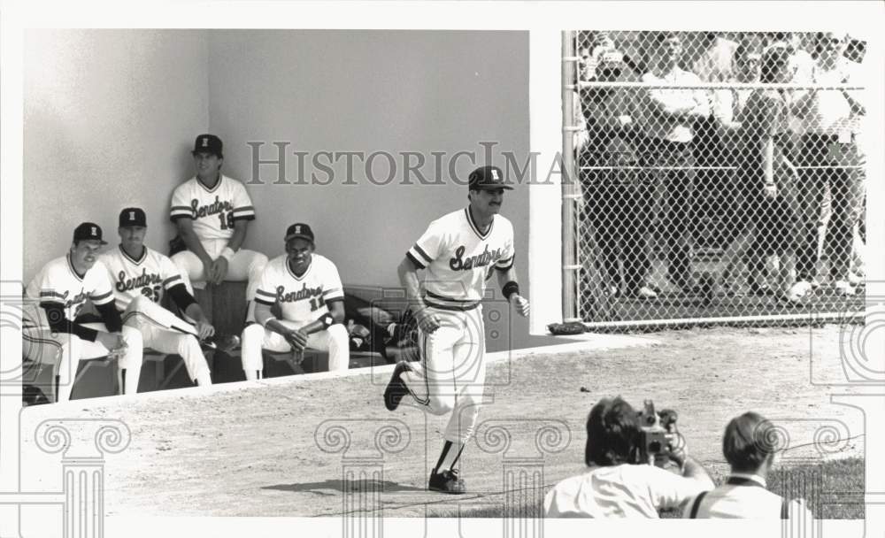 1987 Press Photo Ben Abner at Riverside Stadium for Senators Baseball Game- Historic Images