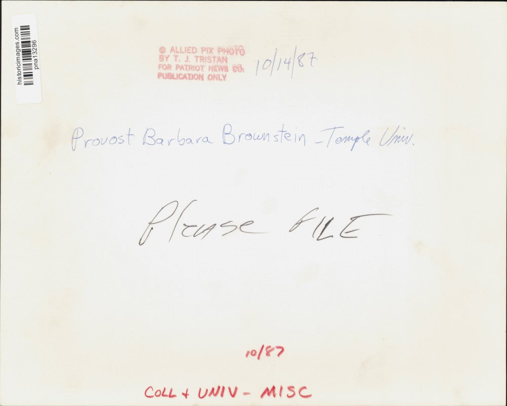 1987 Press Photo Provost Barbara Brownstein Speaking at Temple University