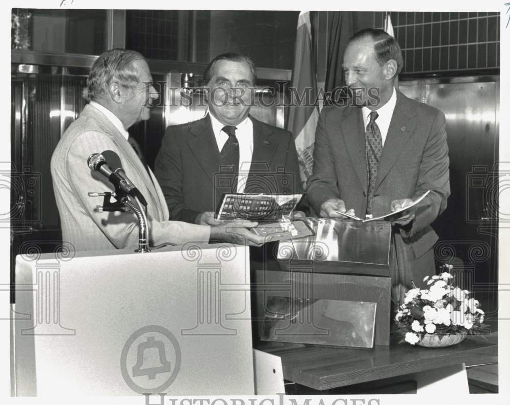 1978 Press Photo Politicians at Bell Telephone Tower Dedication in Harristown