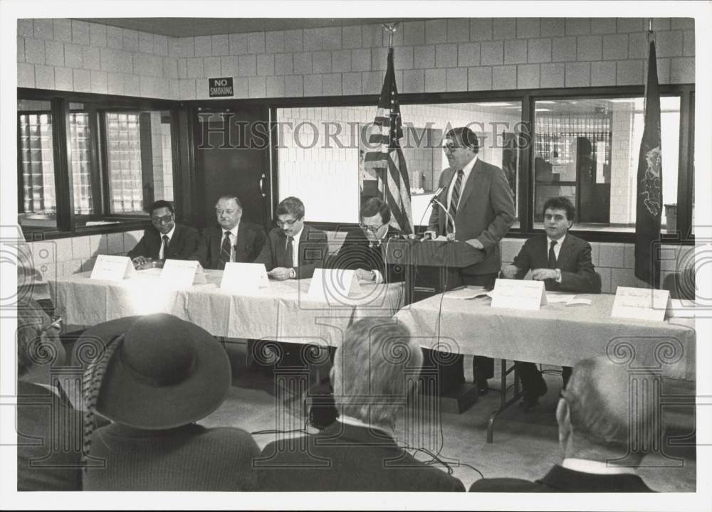 1986 Press Photo Officials at Dauphin County Prison Spring Creek Dedication- Historic Images