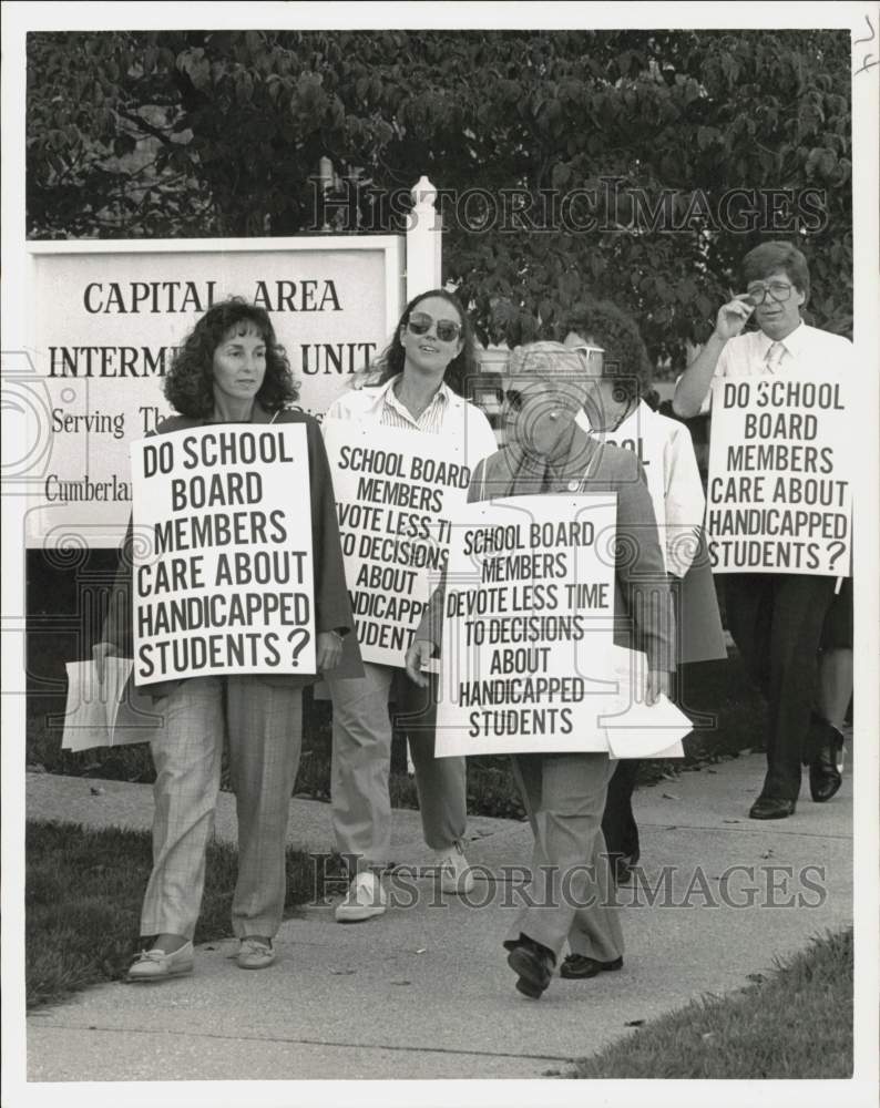 1988 Press Photo Capital Area Intermediate Unit School Teachers on Strike- Historic Images