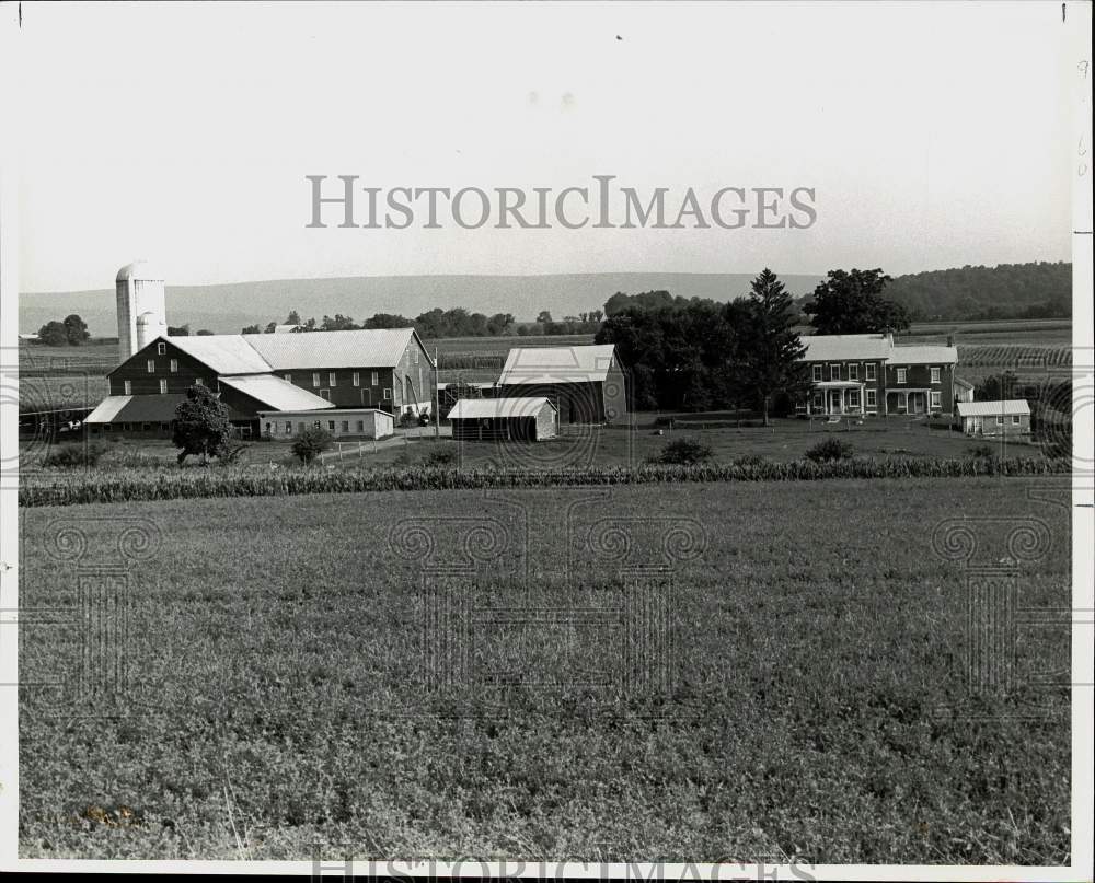 Press Photo Farm Land and Barns Near Mifflinburg, Union County, Pennsylvania- Historic Images