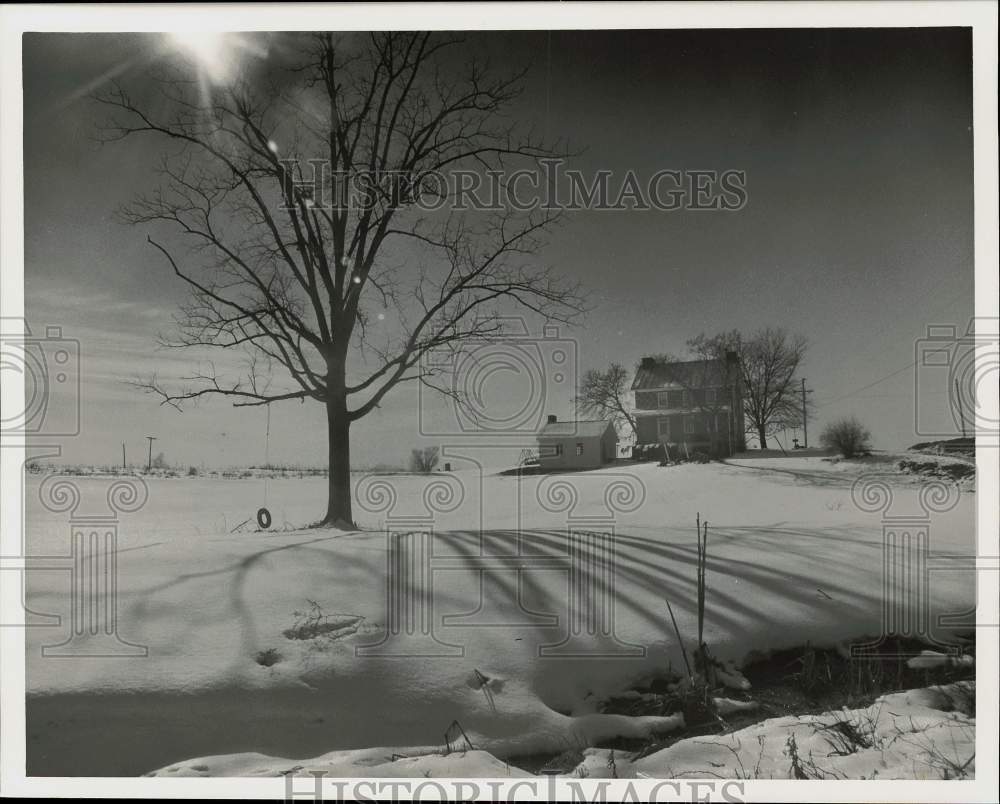 1987 Press Photo Snow at Farm House on Valley Road in Fairview Township- Historic Images